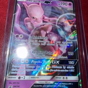Pokémon Mewtwo GX TCG Sun & Moon SM196